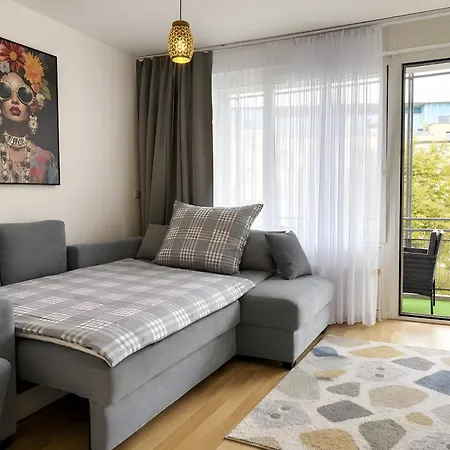 Near Airport Berlin-schoenefeld Apartament *